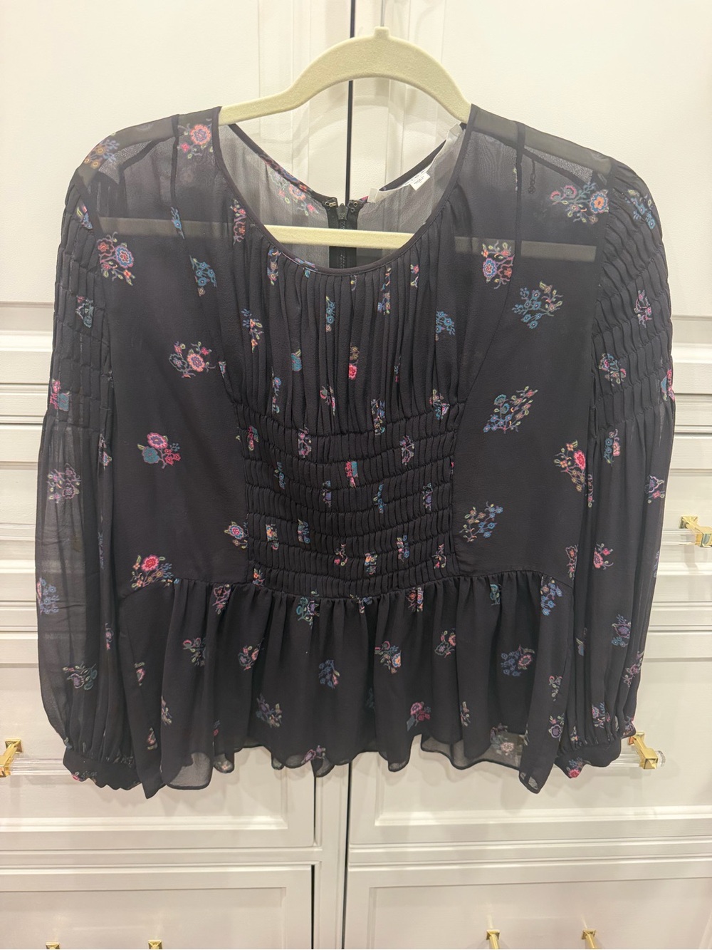 Veronica Beard Braden Papyrus Pintuck Chiffon Top - size 6